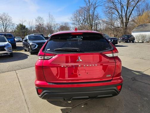 2025 Mitsubishi Eclipse Cross LE