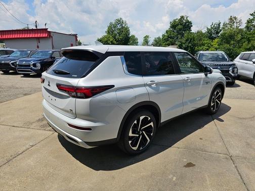 2025 Mitsubishi Outlander PHEV SE