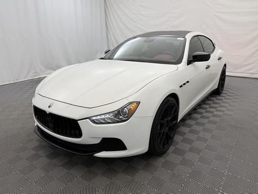 Bianco 2017 Maserati Ghibli Base
