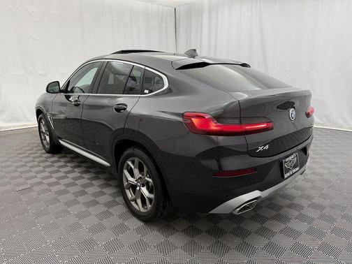 2025 BMW X4 xDrive30i