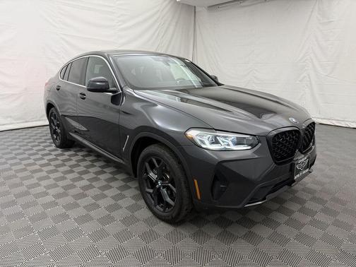 2025 BMW X4 xDrive30i