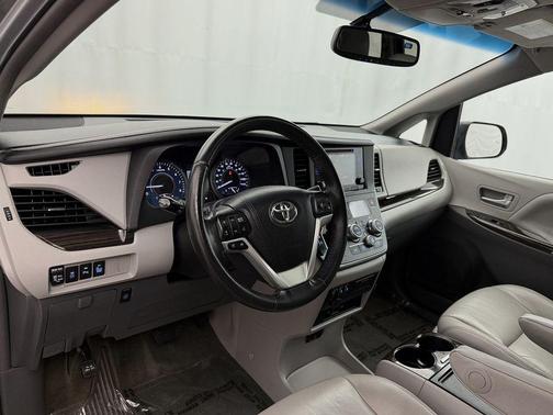 2015 Toyota Sienna XLE Premium