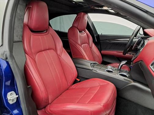 2022 Maserati Ghibli Modena Q4