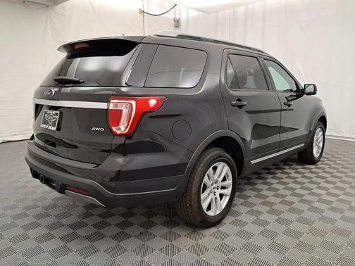 Agate Black Metallic 2019 Ford Explorer XLT