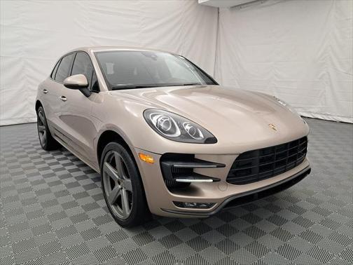 2016 Porsche Macan Turbo
