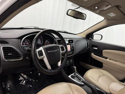 2013 Chrysler 200 Limited