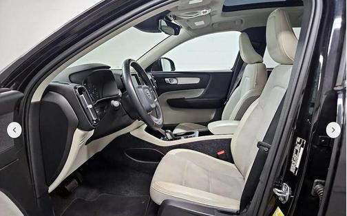 2020 Volvo XC40 T4 Momentum