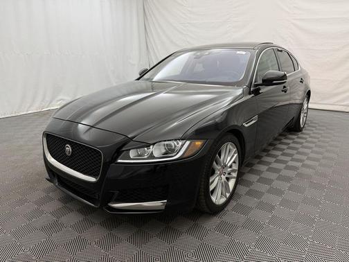 2017 Jaguar XF 35t Prestige