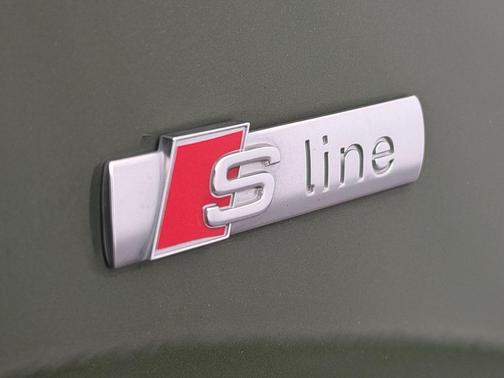 2022 Audi Q5 45 S line Premium Plus