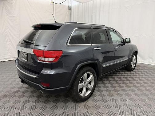 Maximum Steel Metallic Clearcoat 2013 Jeep Grand Cherokee Overland