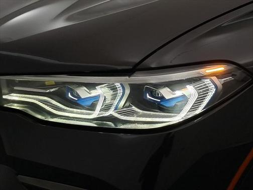 2020 BMW X7 M50i