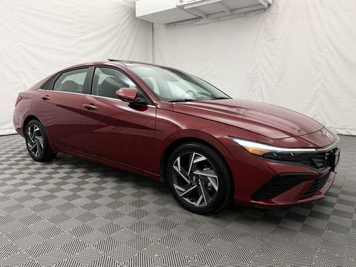 2025 Hyundai ELANTRA SEL