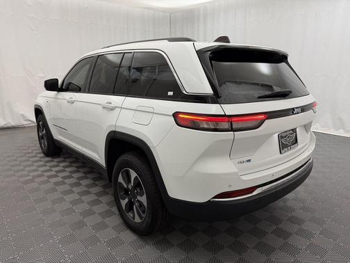 2022 Jeep Grand Cherokee 4xe Base