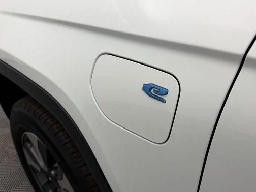 2022 Jeep Grand Cherokee 4xe Base