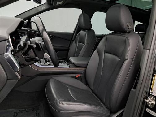 2020 Audi Q7 55 Premium Plus