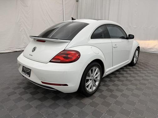 2018 Volkswagen Beetle 2.0T SE