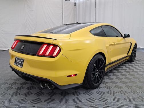 2016 Ford Shelby GT350 Base