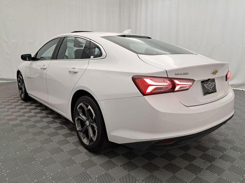 2022 Chevrolet Malibu FWD LT