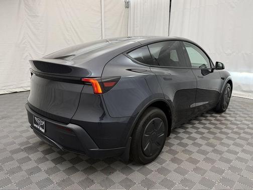 2026 Tesla Model Y Premium Rear-Wheel Drive
