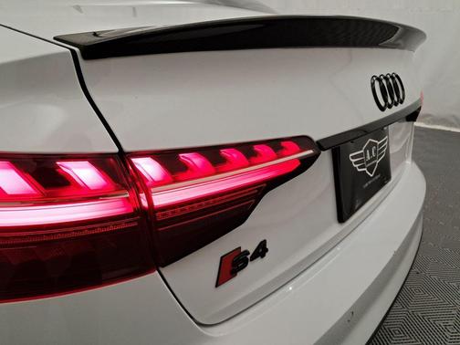 2022 Audi S4 Premium Plus TFSI quattro Tiptronic