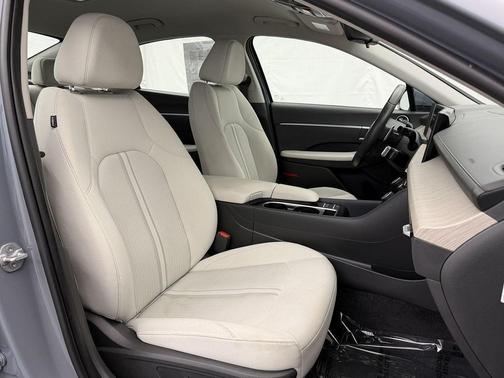 2025 Hyundai SONATA Hybrid SE