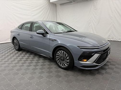 2025 Hyundai SONATA Hybrid SE