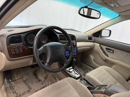 2001 Subaru Outback Base