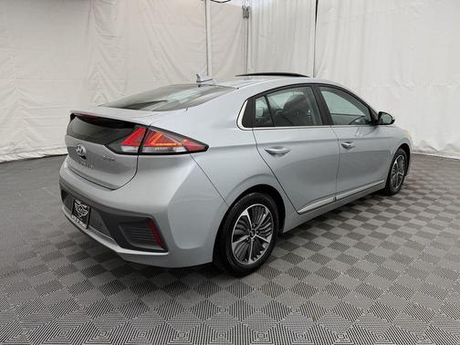 2021 Hyundai IONIQ Plug-In Hybrid Limited