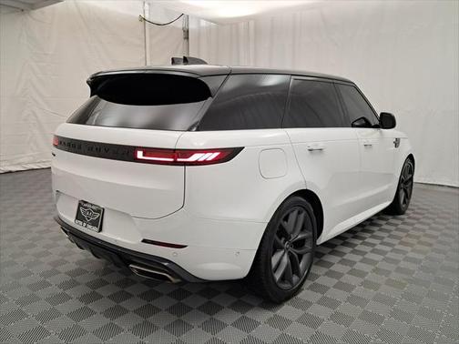 2024 Land Rover Range Rover Sport SE