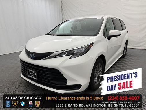 2024 Toyota Sienna LE