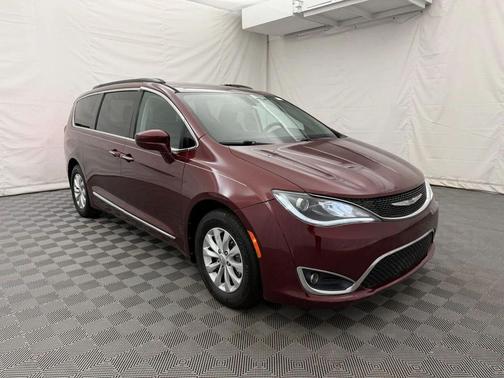 Velvet Red Pearlcoat 2017 Chrysler Pacifica Touring-L