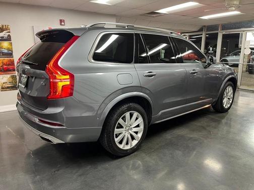 Photo 4 of 35 of 2016 Volvo XC90 T6 Momentum