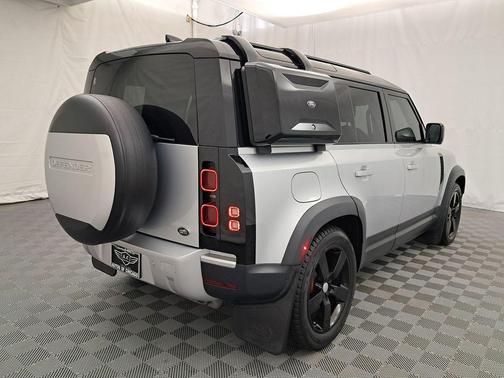 2020 Land Rover Defender 110 First Edition