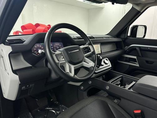 2020 Land Rover Defender 110 First Edition