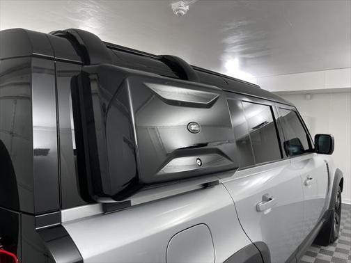 2020 Land Rover Defender 110 First Edition