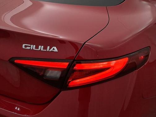 2017 Alfa Romeo Giulia Base