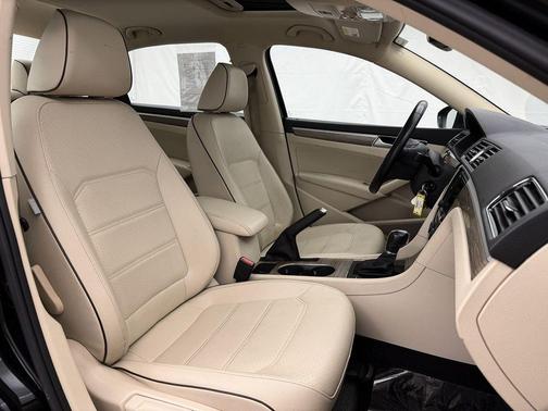 2016 Volkswagen Passat 1.8T SE