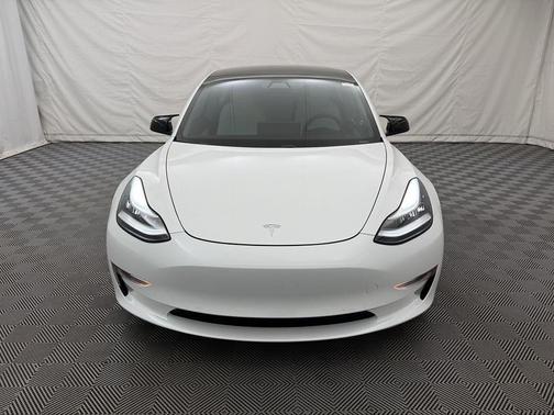 Pearl White Multi-Coat 2021 Tesla Model 3 Performance