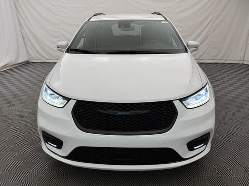 Bright White Clearcoat 2021 Chrysler Pacifica Hybrid Limited