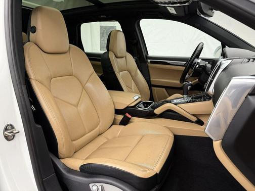 2016 Porsche Cayenne Cayenne