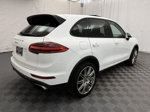 2016 Porsche Cayenne Cayenne