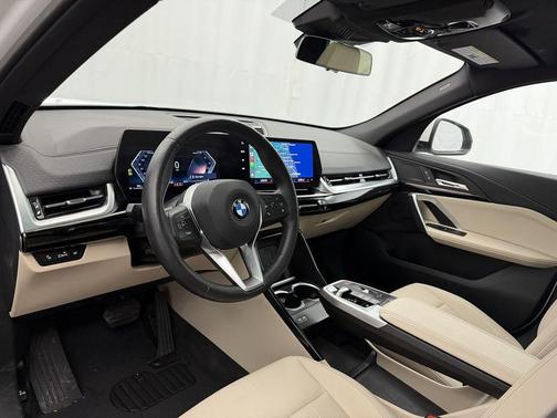 2025 BMW X2 xDrive28i