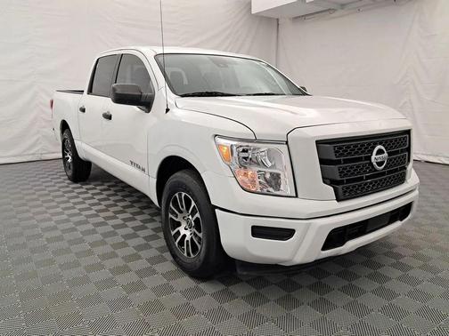 Glacier White 2023 Nissan Titan SV