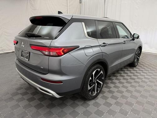 2024 Mitsubishi Outlander SE Black Edition w/Pano Roof S-AWC