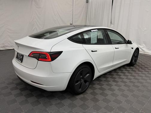 Pearl White Multi-Coat 2023 Tesla Model 3 Standard Range