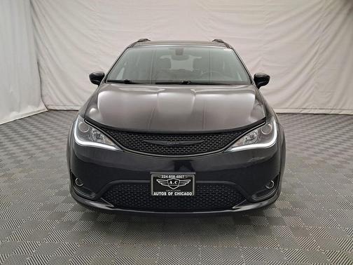 2018 Chrysler Pacifica Touring-L