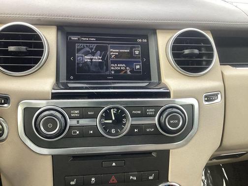 2016 Land Rover LR4 Base