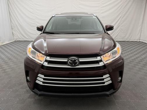 Ooh La La Rouge Mica 2019 Toyota Highlander XLE