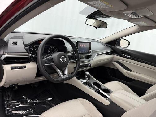 2025 Nissan Altima SV FWD