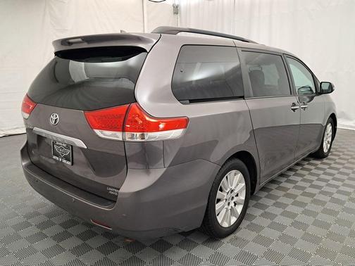 2013 Toyota Sienna XLE